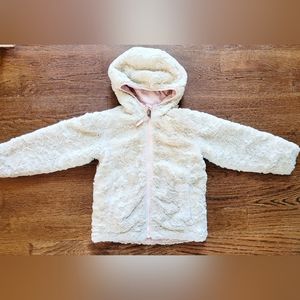 Girls The North Face Reversible Winter Puffer (Size 5)